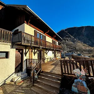  Auberge de jeunesse L'emparis
